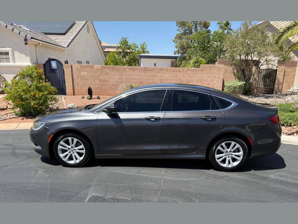 2016 Chrysler 200 Limited Gorgeous Low Mileage Car