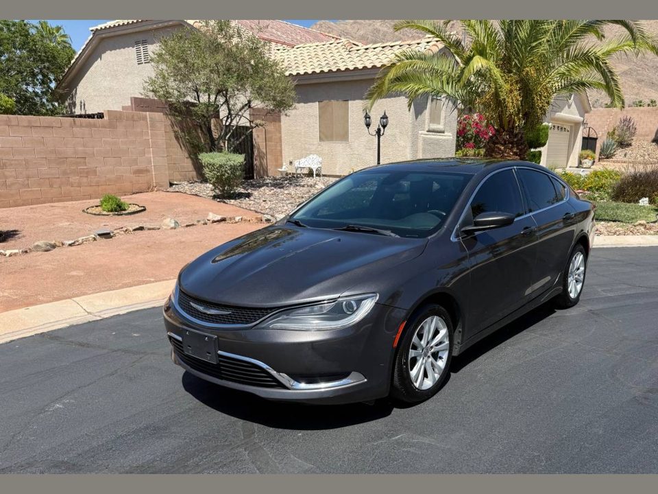 2016 Chrysler 200 Limited Gorgeous Low Mileage Car