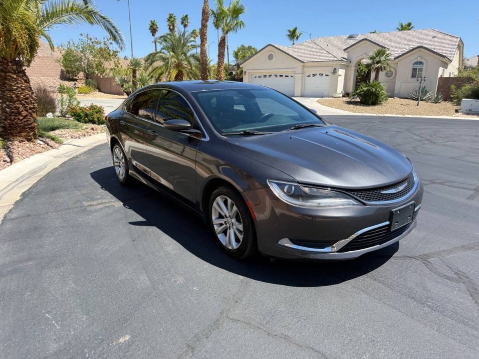 2016 Chrysler 200 Limited Gorgeous Low Mileage Car