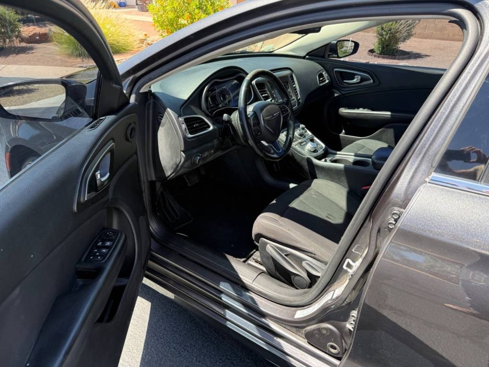 2016 Chrysler 200 Limited Gorgeous Low Mileage Car