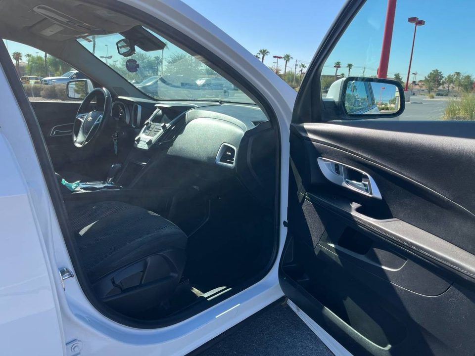 2017 Chevrolet Equinox LT 4cyl auto with and 121k