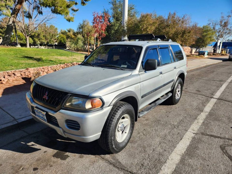2000 Mitsubishi Montero Sport LS SUV