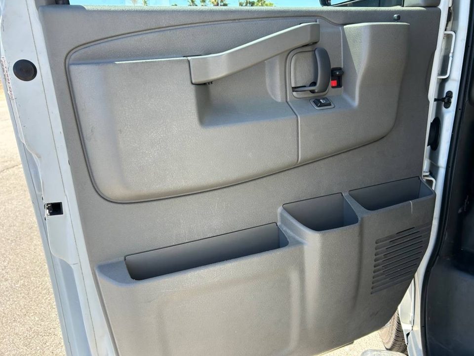 2020 Chevrolet EXPRESS 3500- 15 PASSENGER VAN