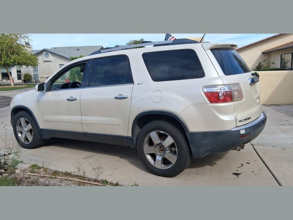 2012 GMC ARCADIA AWD. $1000.00