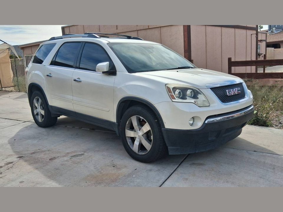 2012 GMC ARCADIA AWD. $1000.00