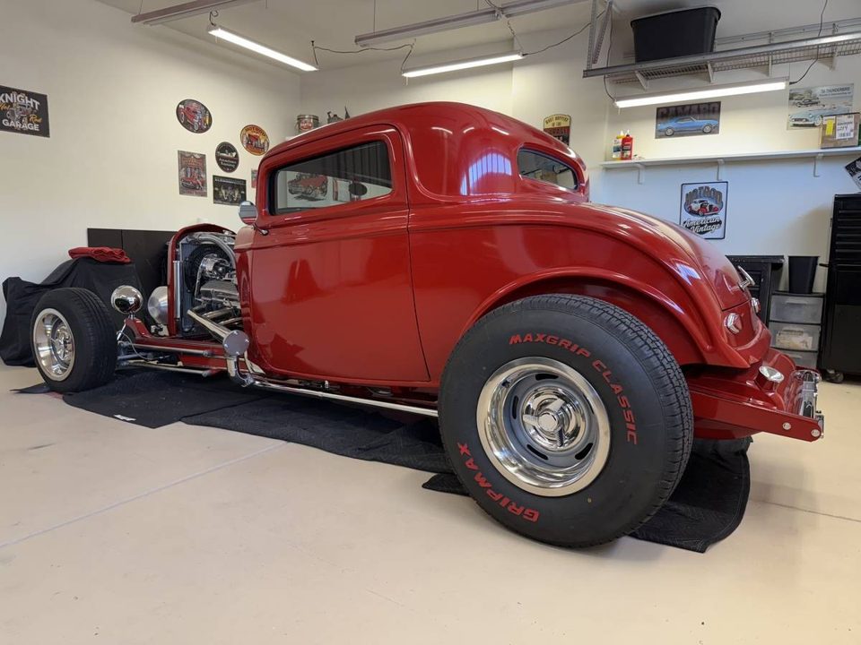 1932 Ford 3-Window Coupe