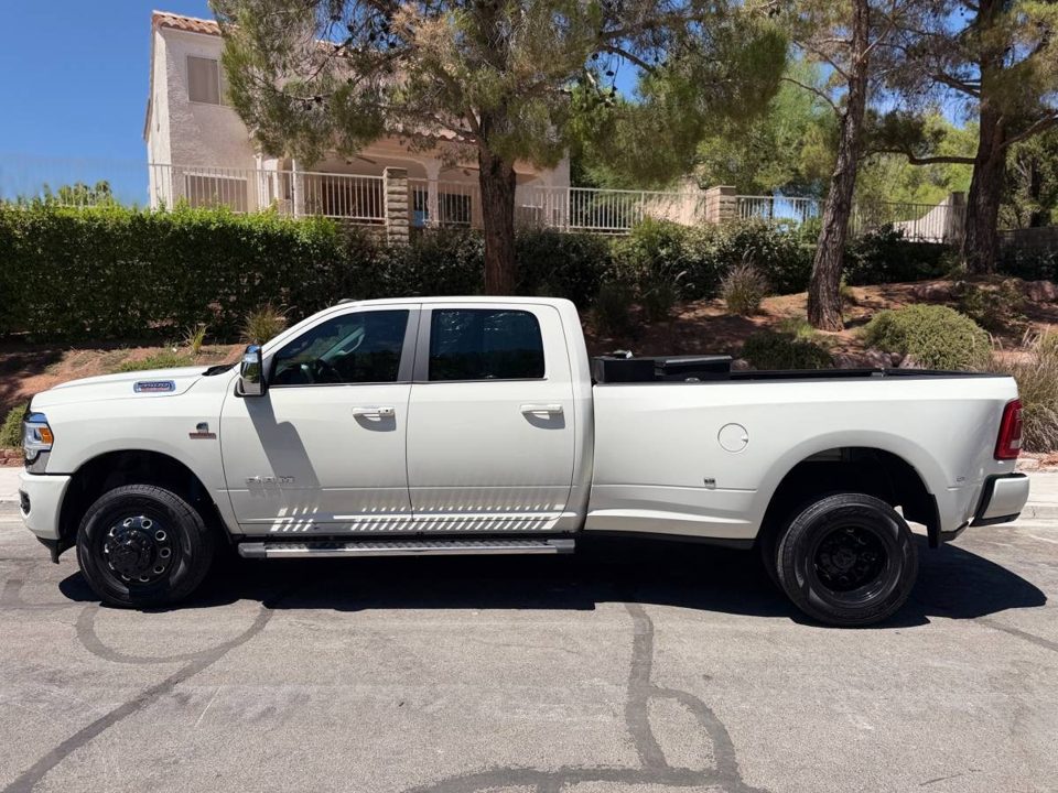 2024 Ram 3500 Laramie