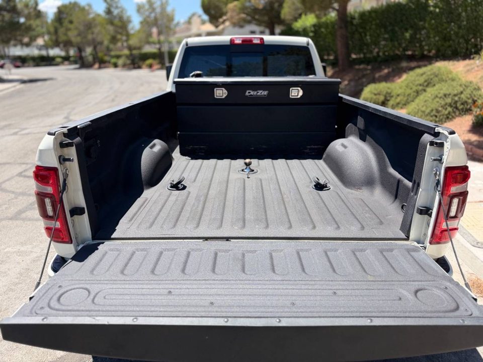 2024 Ram 3500 Laramie