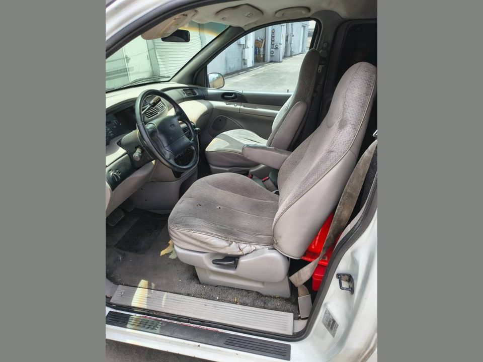 1998 Ford Windstar repair van