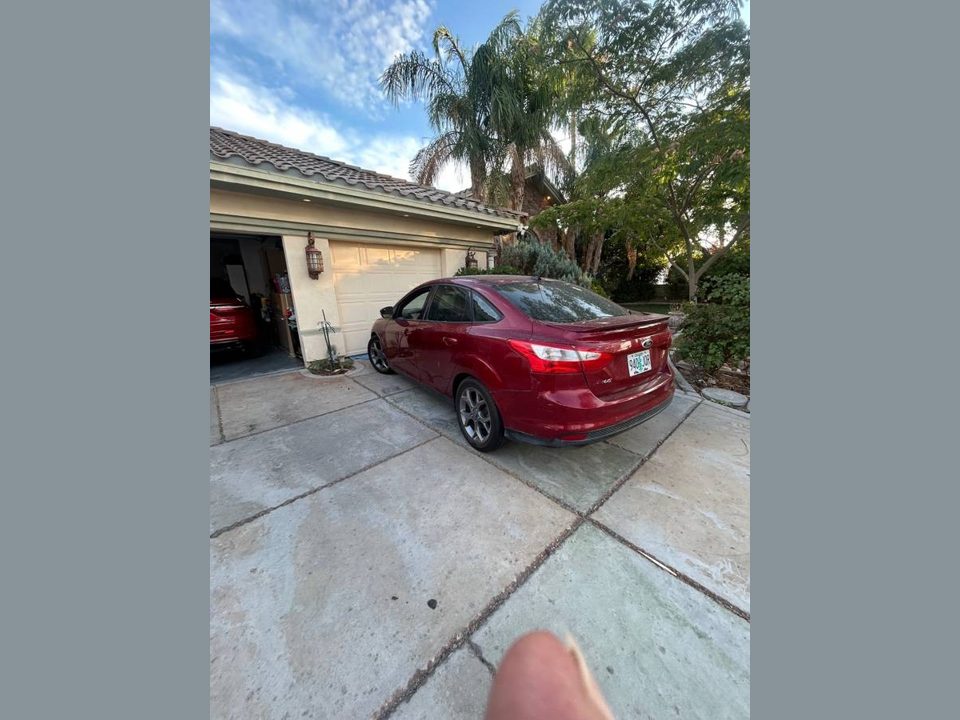 2013 Ford Focus SE Sedan – – $5000