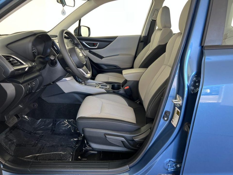 2023 Subaru Forester Base