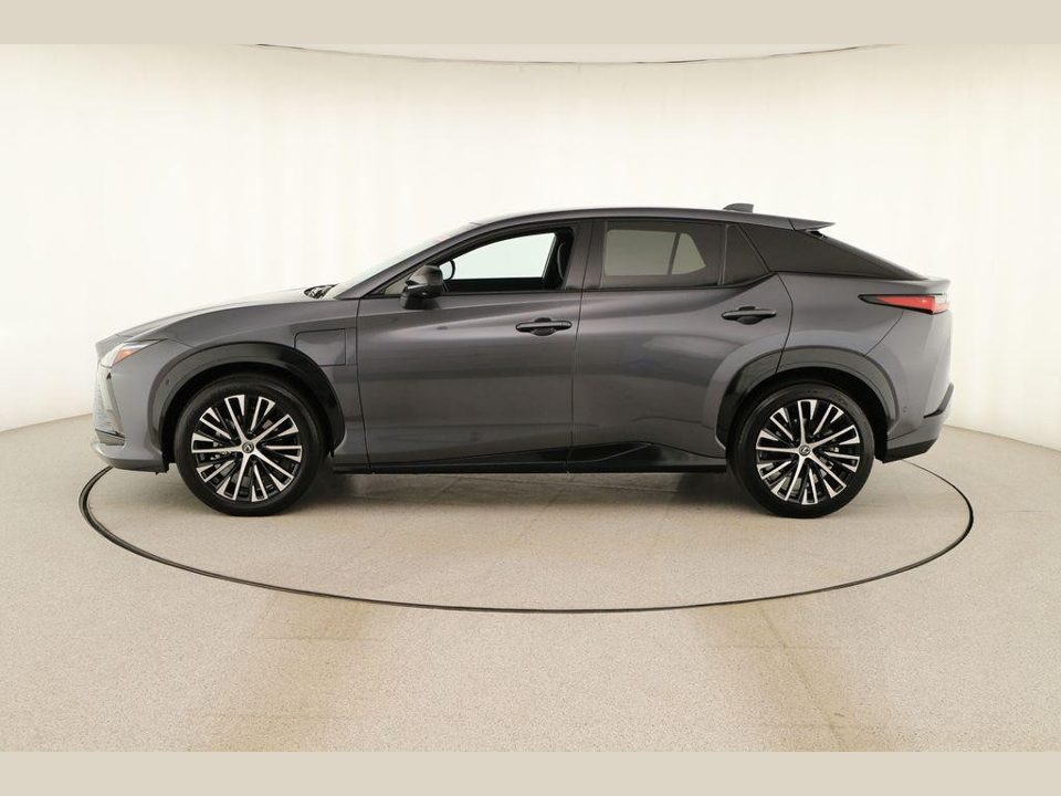 2023 Lexus RZ 450e Luxury