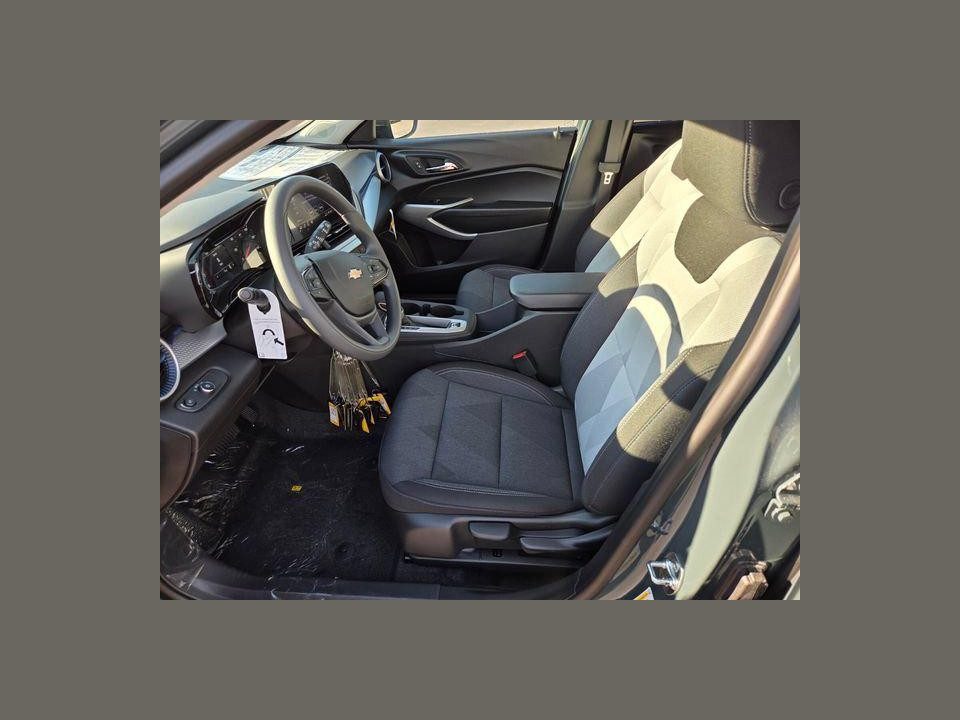 2026 Chevrolet Trax FWD LS