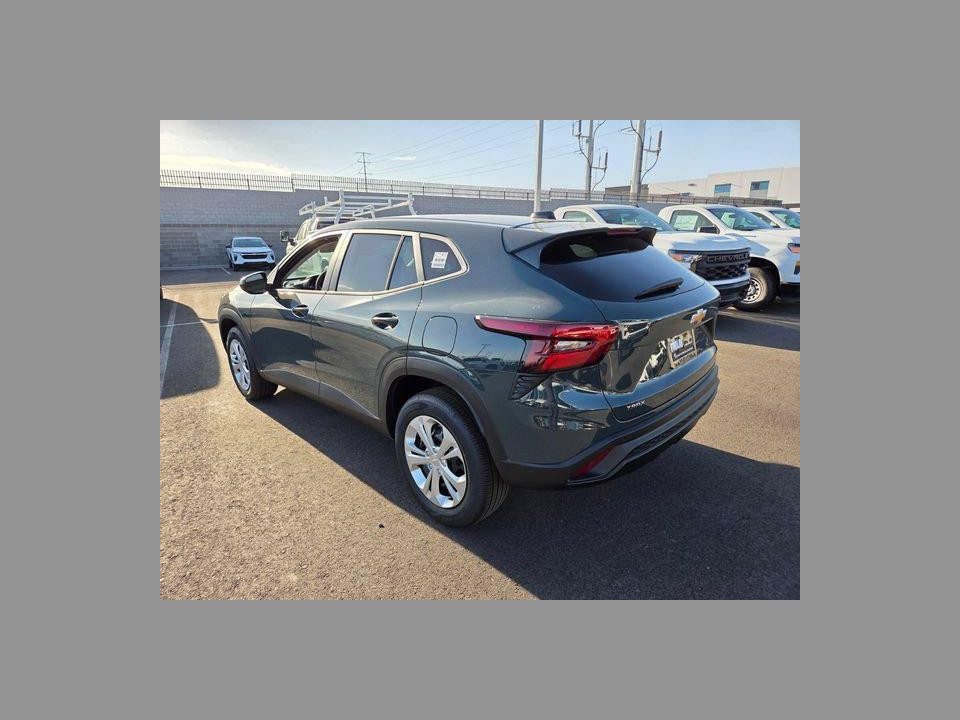2026 Chevrolet Trax FWD LS