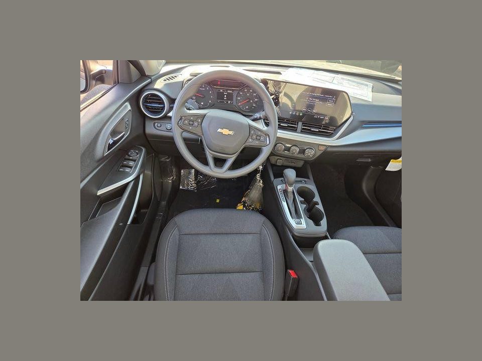 2026 Chevrolet Trax FWD LS