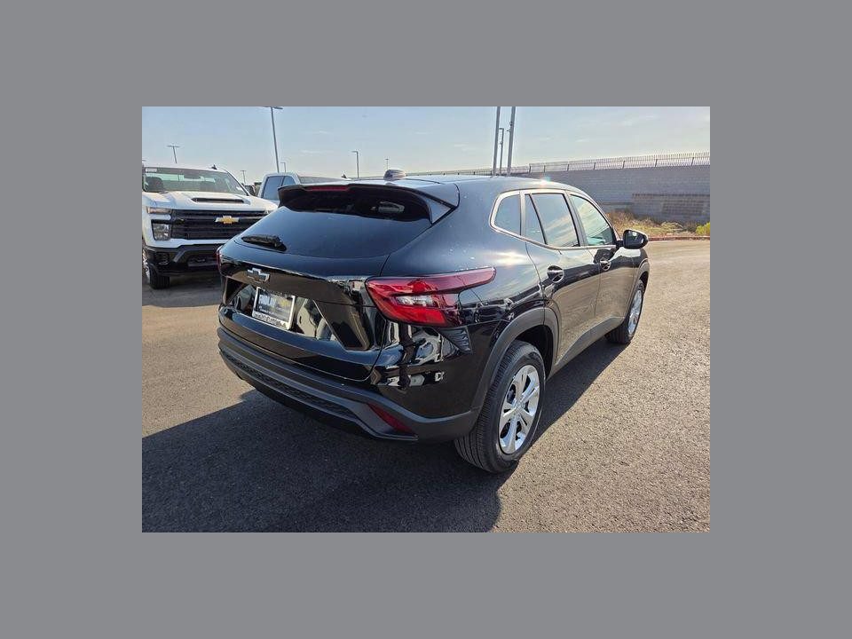 2026 Chevrolet Trax FWD LS