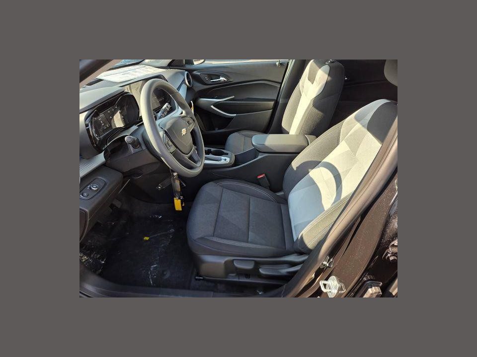 2026 Chevrolet Trax FWD LS