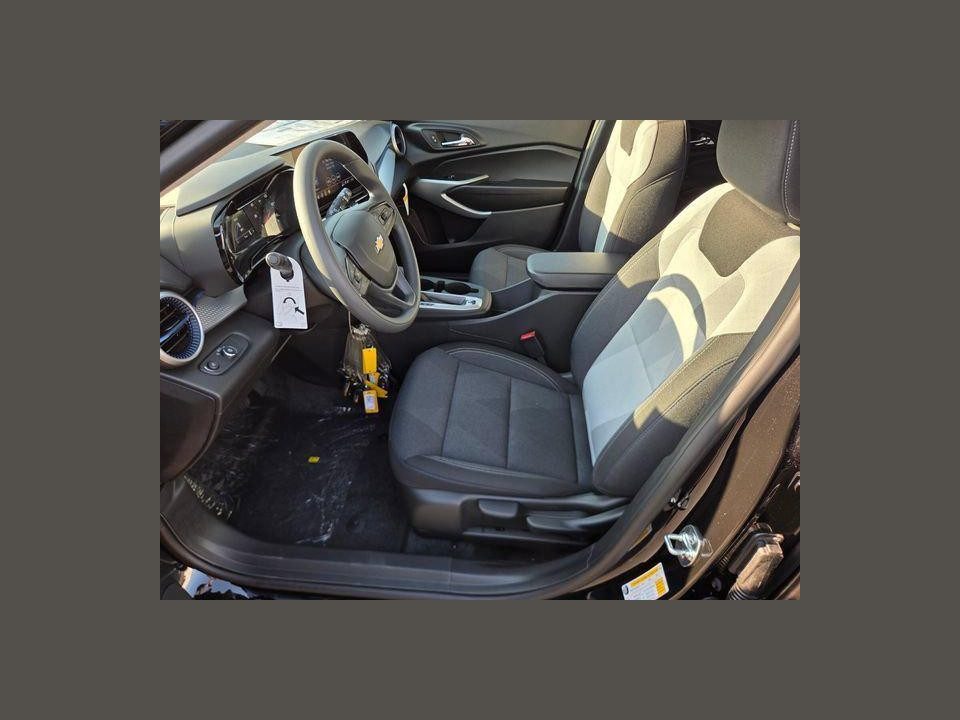 2026 Chevrolet Trax FWD LS
