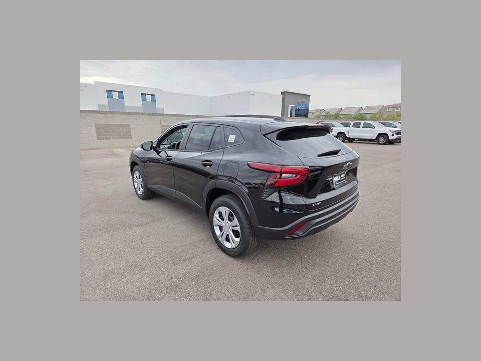 2026 Chevrolet Trax FWD LS