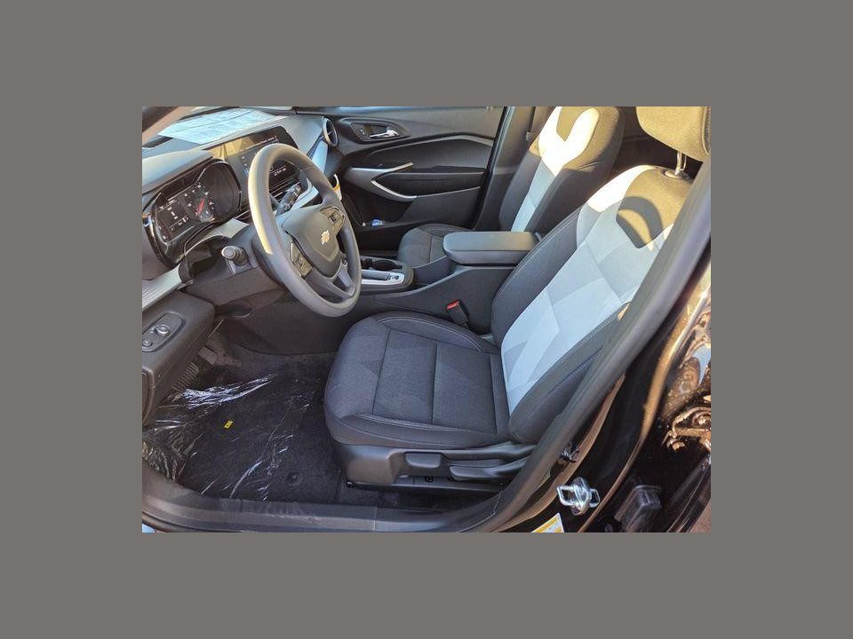 2026 Chevrolet Trax FWD LS
