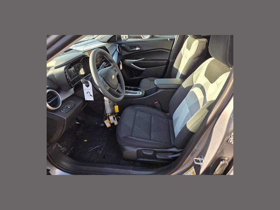 2026 Chevrolet Trax FWD LS