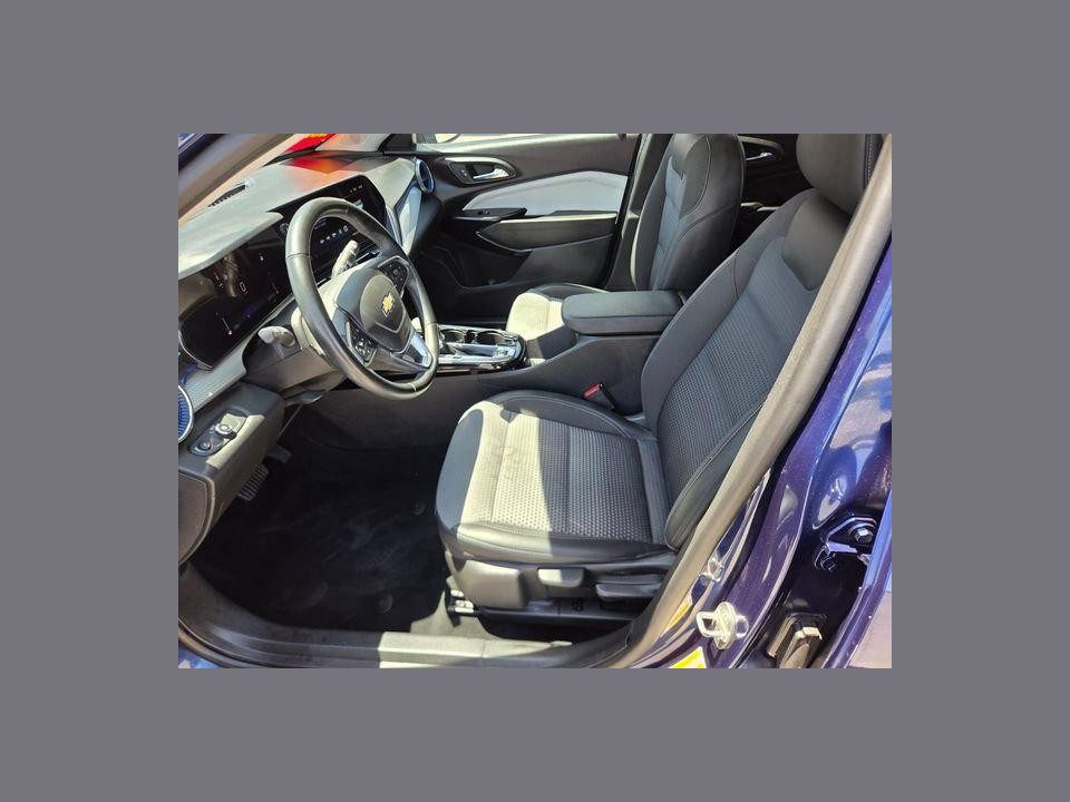 2024 Chevrolet Trax FWD LT