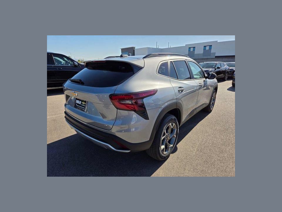 2026 Chevrolet Trax FWD LT