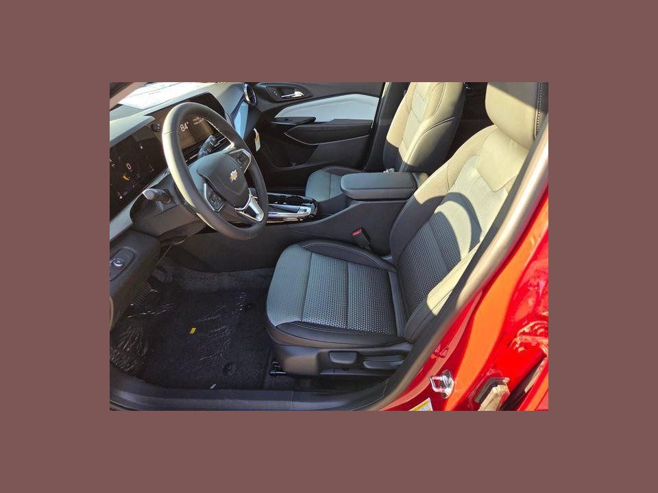 2026 Chevrolet Trax FWD LT