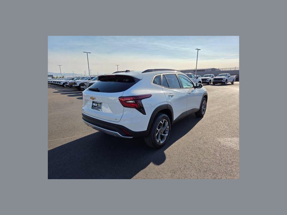 2026 Chevrolet Trax FWD LT