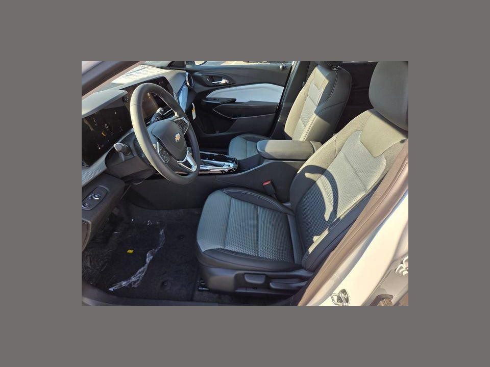 2026 Chevrolet Trax FWD LT