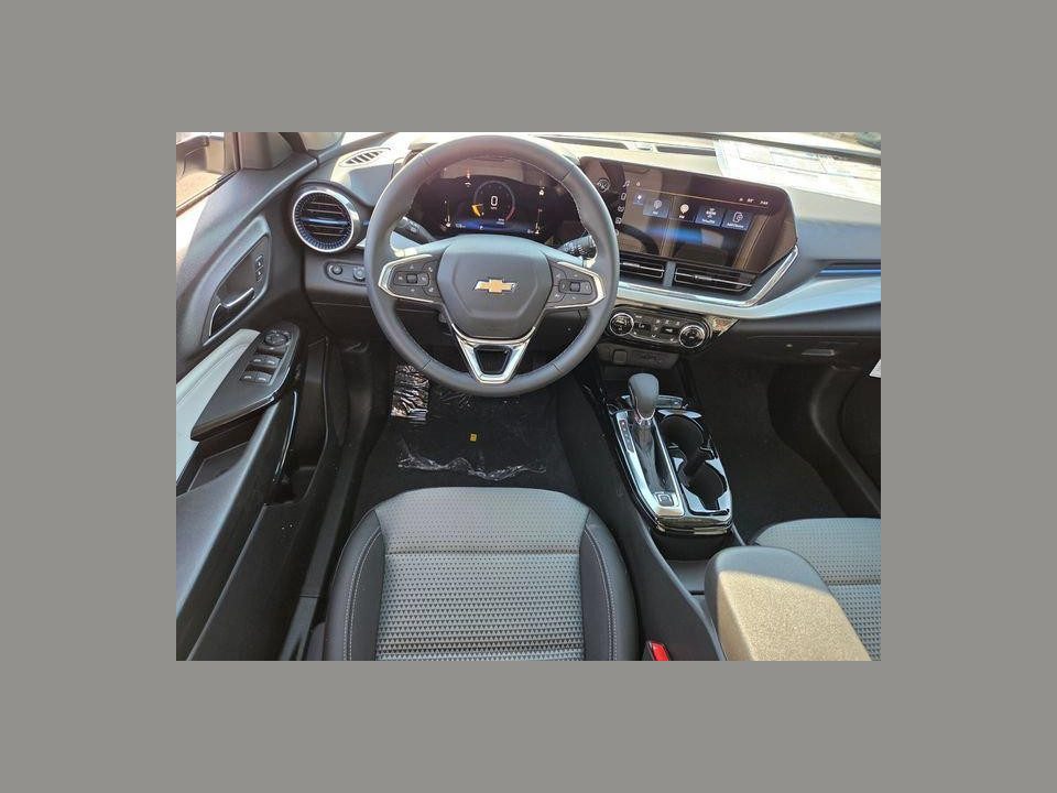 2026 Chevrolet Trax FWD LT