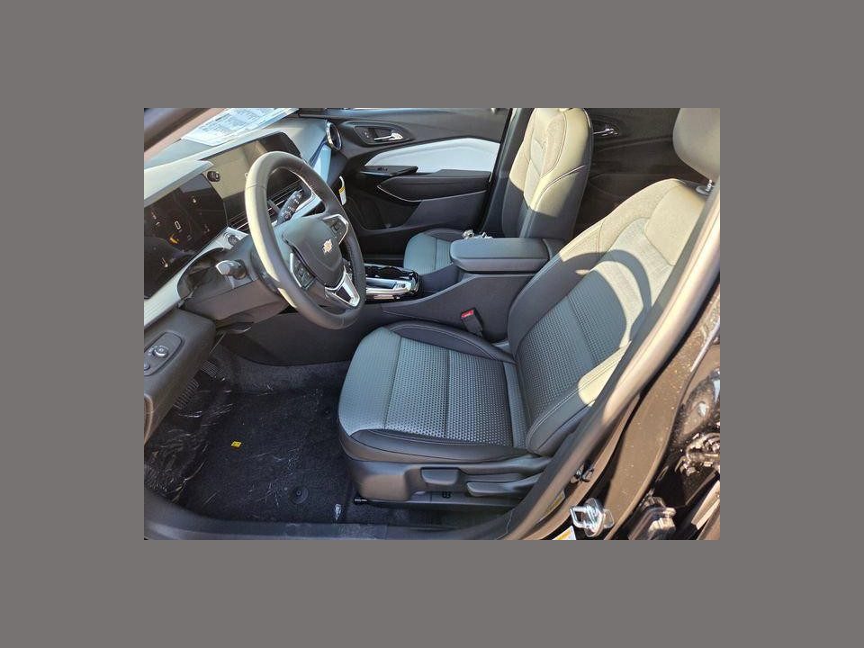 2026 Chevrolet Trax FWD LT
