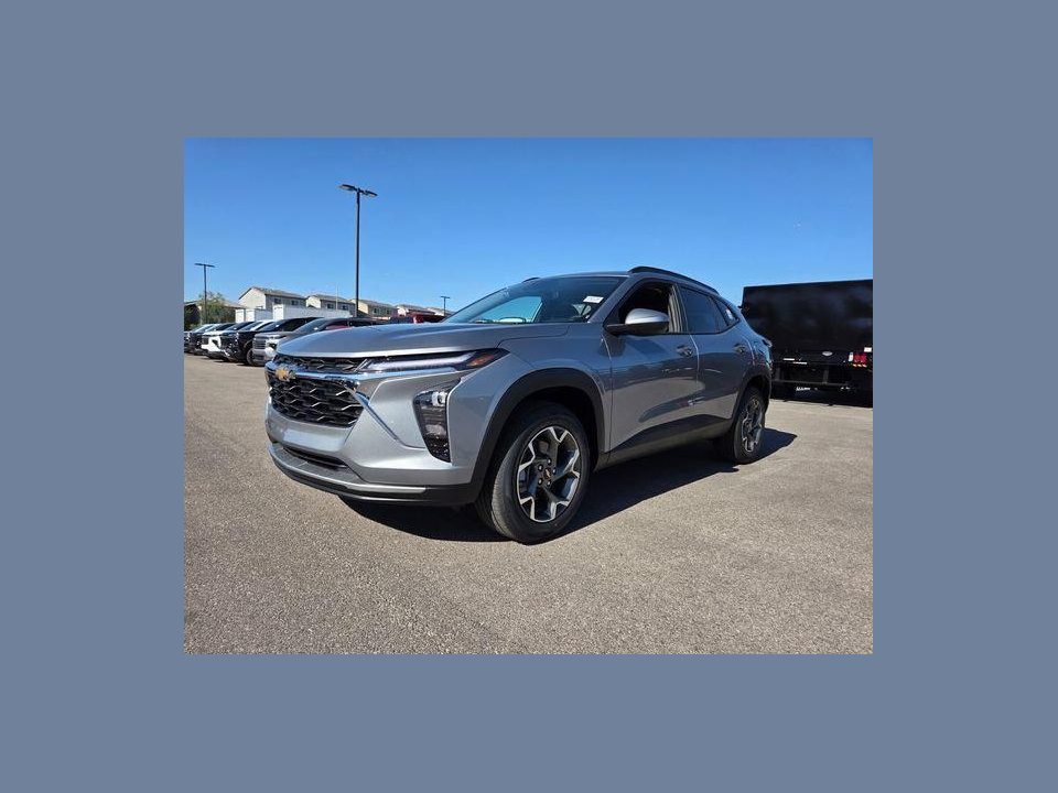 2026 Chevrolet Trax FWD LT