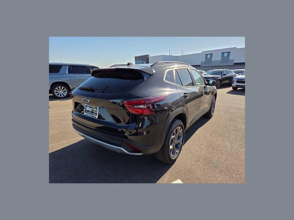 2026 Chevrolet Trax FWD LT
