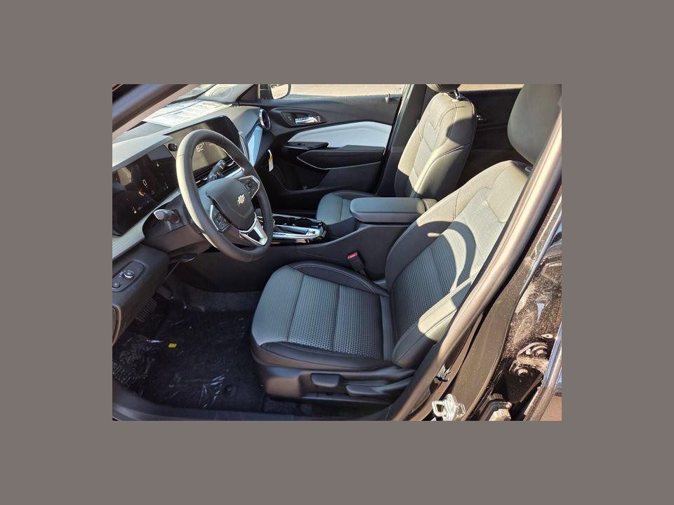 2026 Chevrolet Trax FWD LT