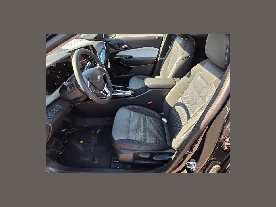 2026 Chevrolet Trax FWD LT