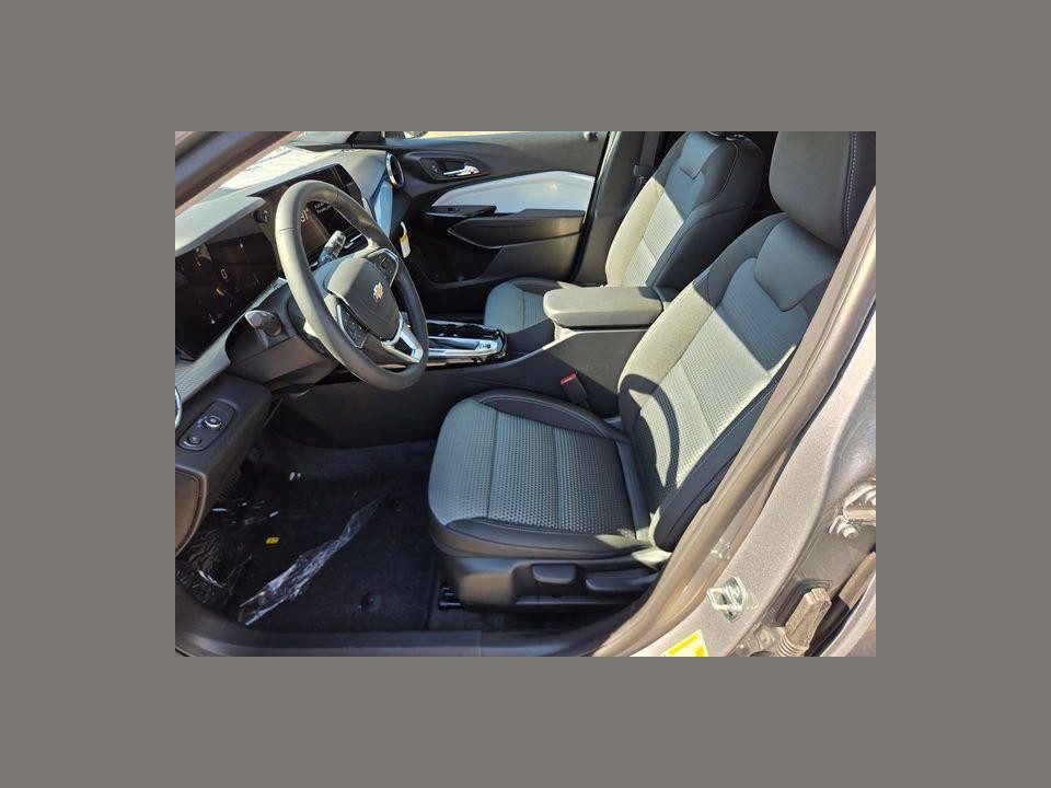2026 Chevrolet Trax FWD LT
