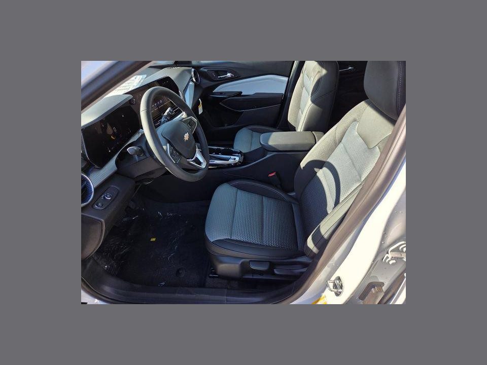 2026 Chevrolet Trax FWD LT