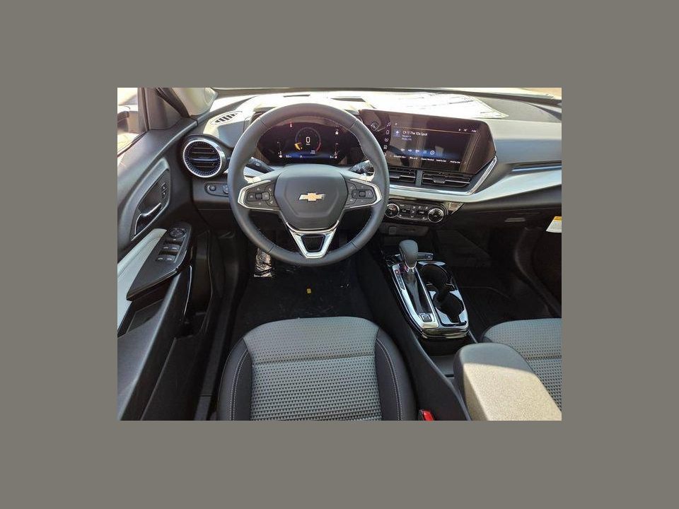 2026 Chevrolet Trax FWD LT