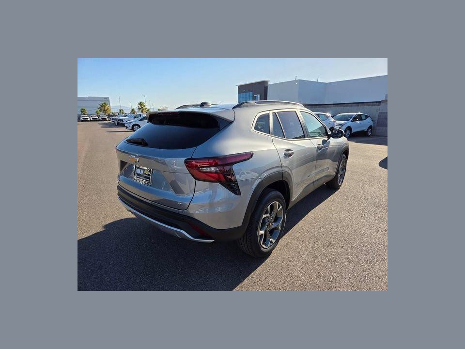 2026 Chevrolet Trax FWD LT