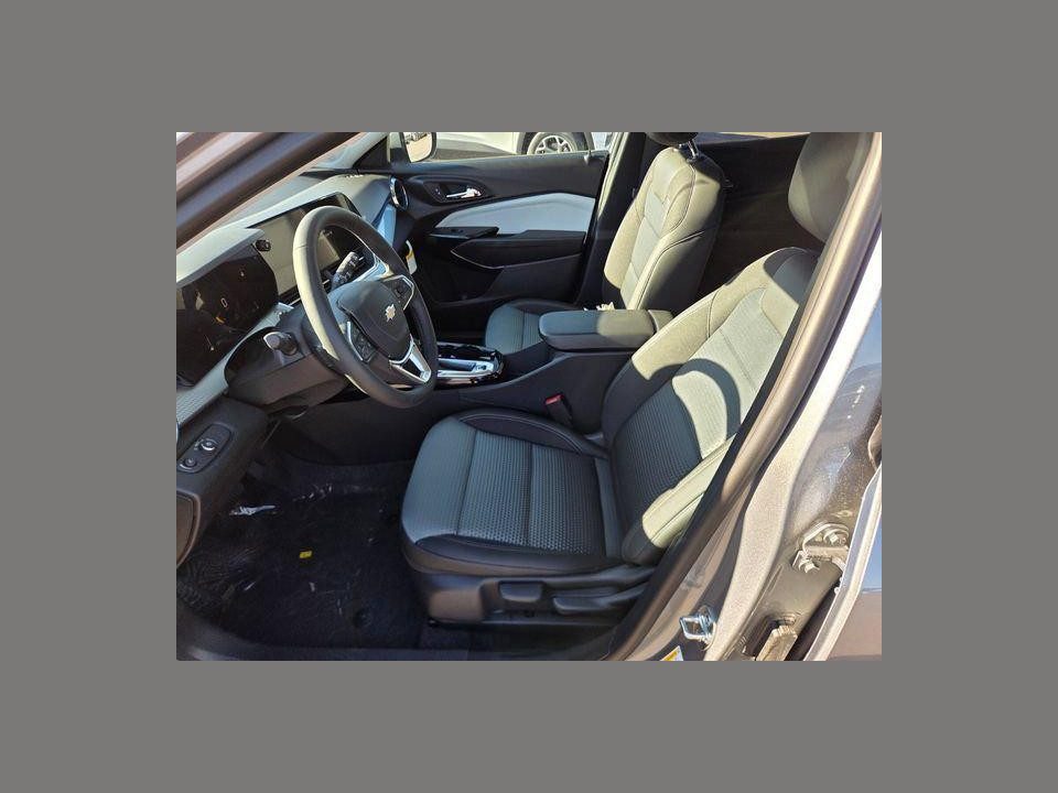 2026 Chevrolet Trax FWD LT