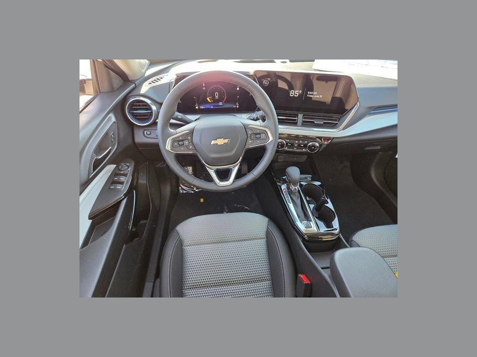2026 Chevrolet Trax FWD LT