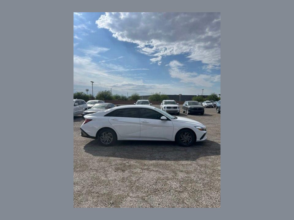 2024 Hyundai Elantra Hybrid Blue