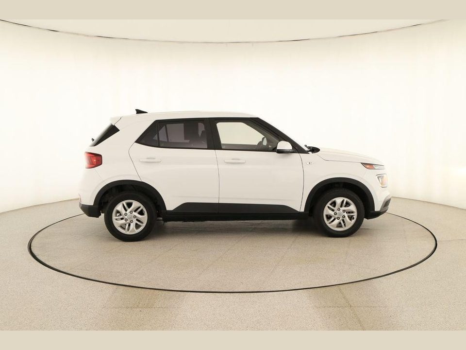 2022 Hyundai Venue SE
