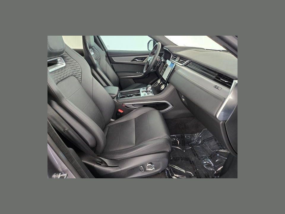 2025 Jaguar F-PACE SVR P550 AWD Automatic