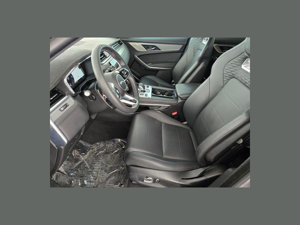 2025 Jaguar F-PACE SVR P550 AWD Automatic