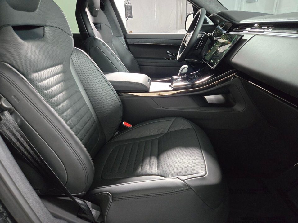 2026 Land Rover Range Rover Sport P530 Autobiography