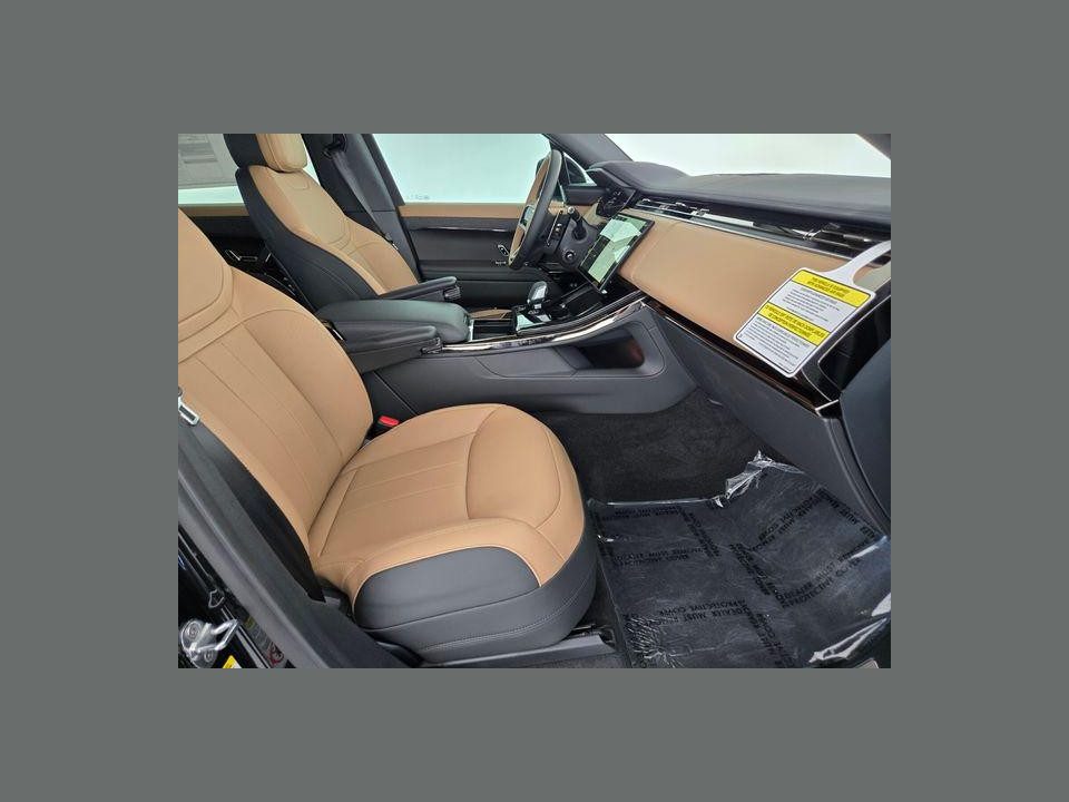2026 Land Rover Range Rover Sport P460e Dynamic SE
