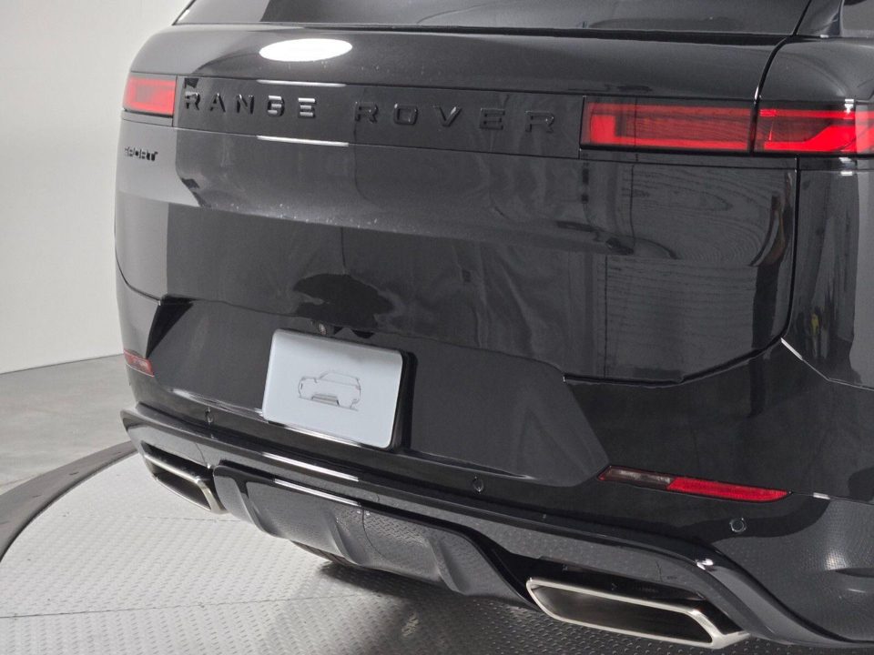 2026 Land Rover Range Rover Sport P460e Dynamic SE