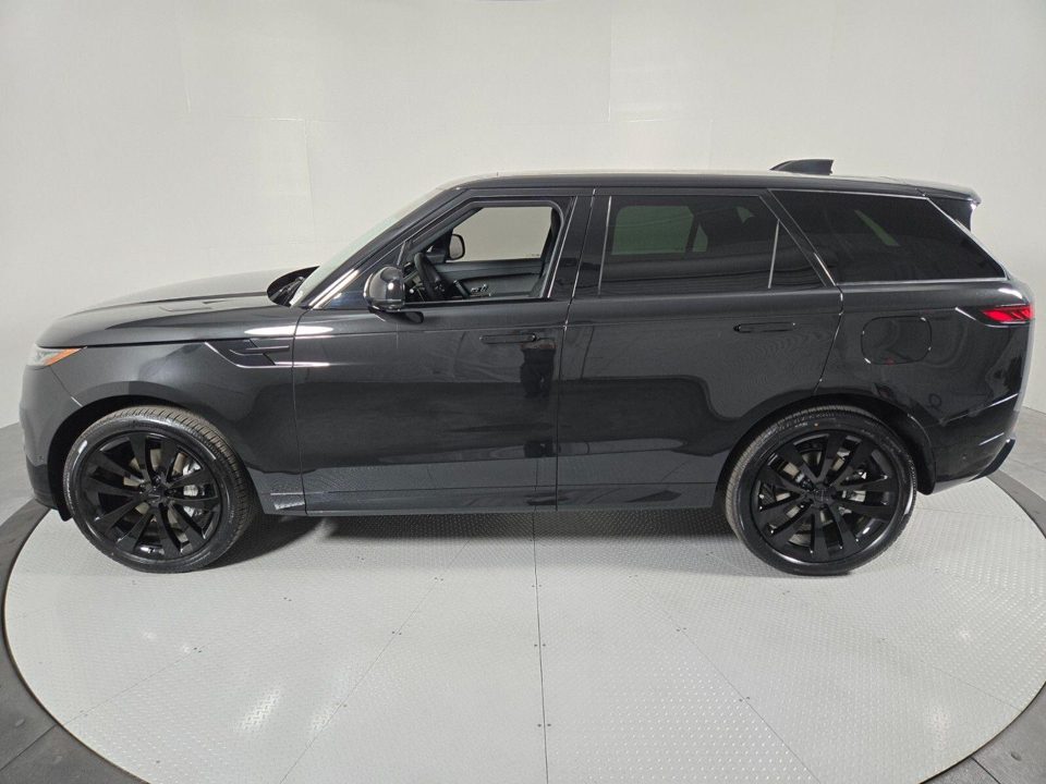 2026 Land Rover Range Rover Sport P460e Dynamic SE